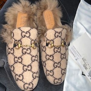 COPY - Authentic Gucci Princetown mules wall and suede slides